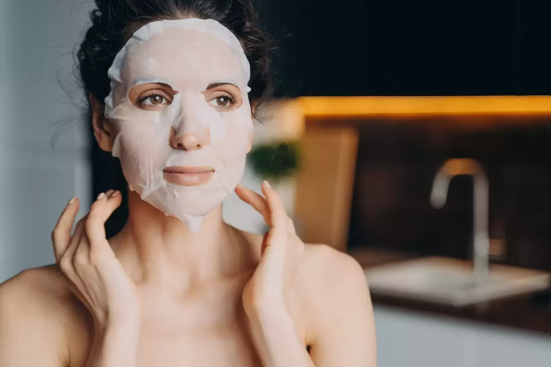 Kumaş maskeler 30 yaş üstü kadınların etkileyici görünmesini sağlayacak